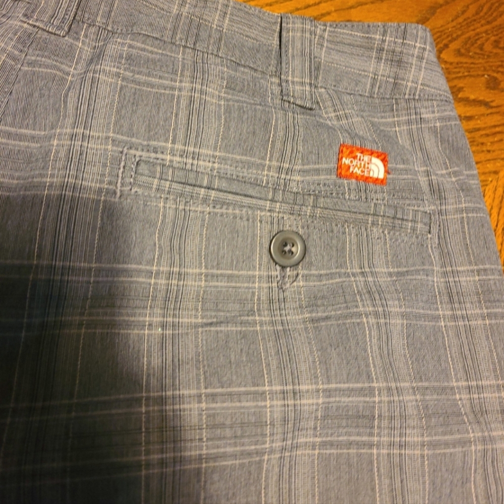 The north face womens shorts - Picture 2 of 5